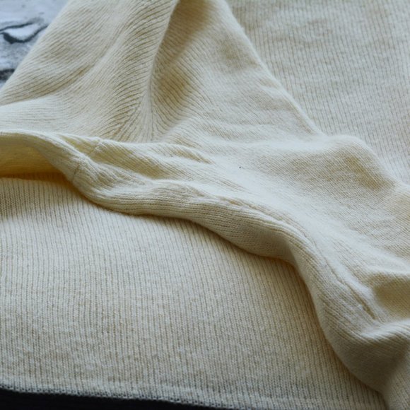 Banana Republic Colourblock Wool/Cashmere Sweater - Picture 8 of 8